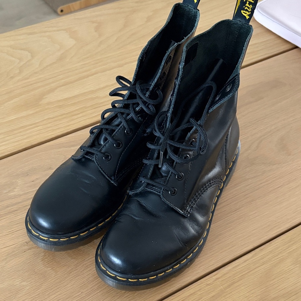 Dr. Martens 1460 Pascal Virginia Black Boot